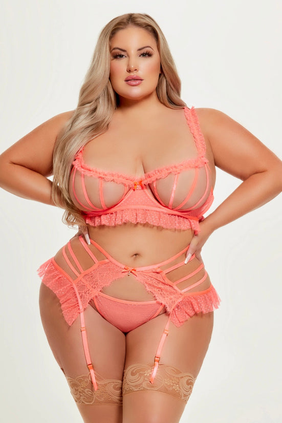 Plus size bra and panty set