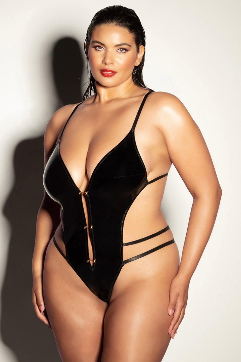 Plus size soft cup open gusset vinyl teddy