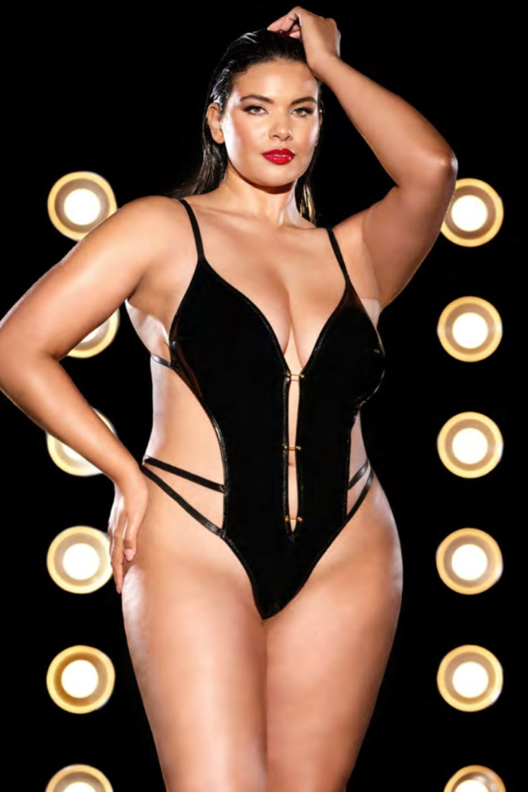 Plus size soft cup open gusset vinyl teddy