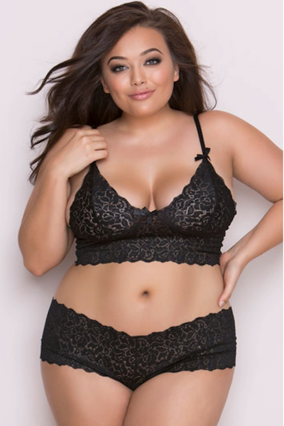 Stetch booty short and bralette - plus size bra set - Curvynlingerie Plus Size 